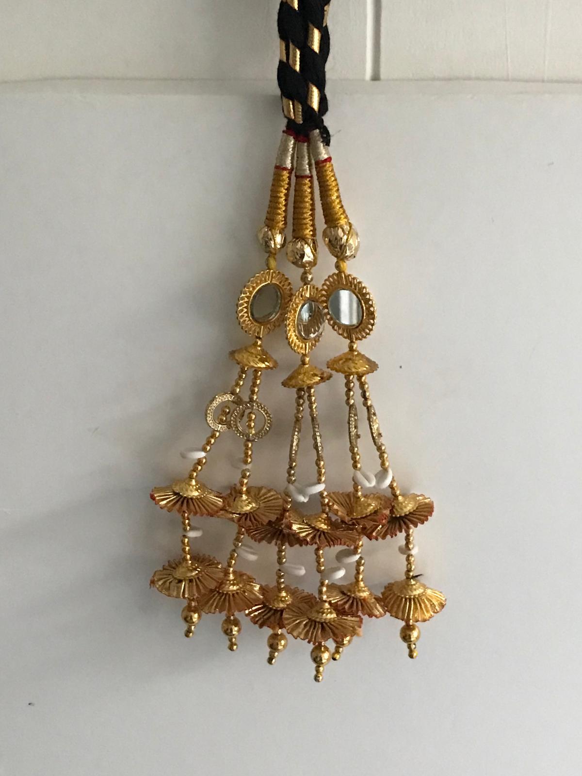 Traditional Punjabi Golden Hair Paranda - Image 2
