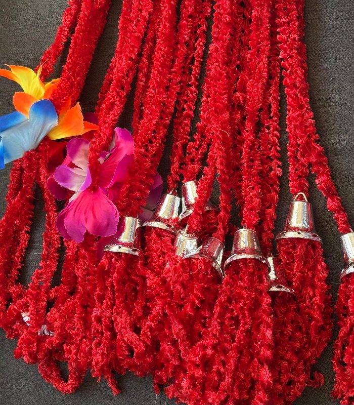 Red velvet decoration String with flowers (1 piece)